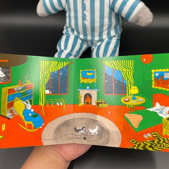 Goodnight moon plush with matching story time board book - Picture 4 of 8